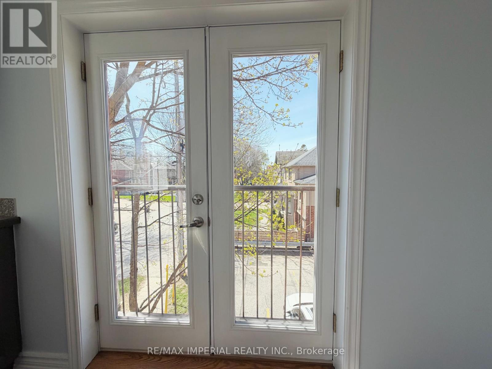 621a The Queensway, Toronto, Ontario  M8Y 1K4 - Photo 11 - W13051532