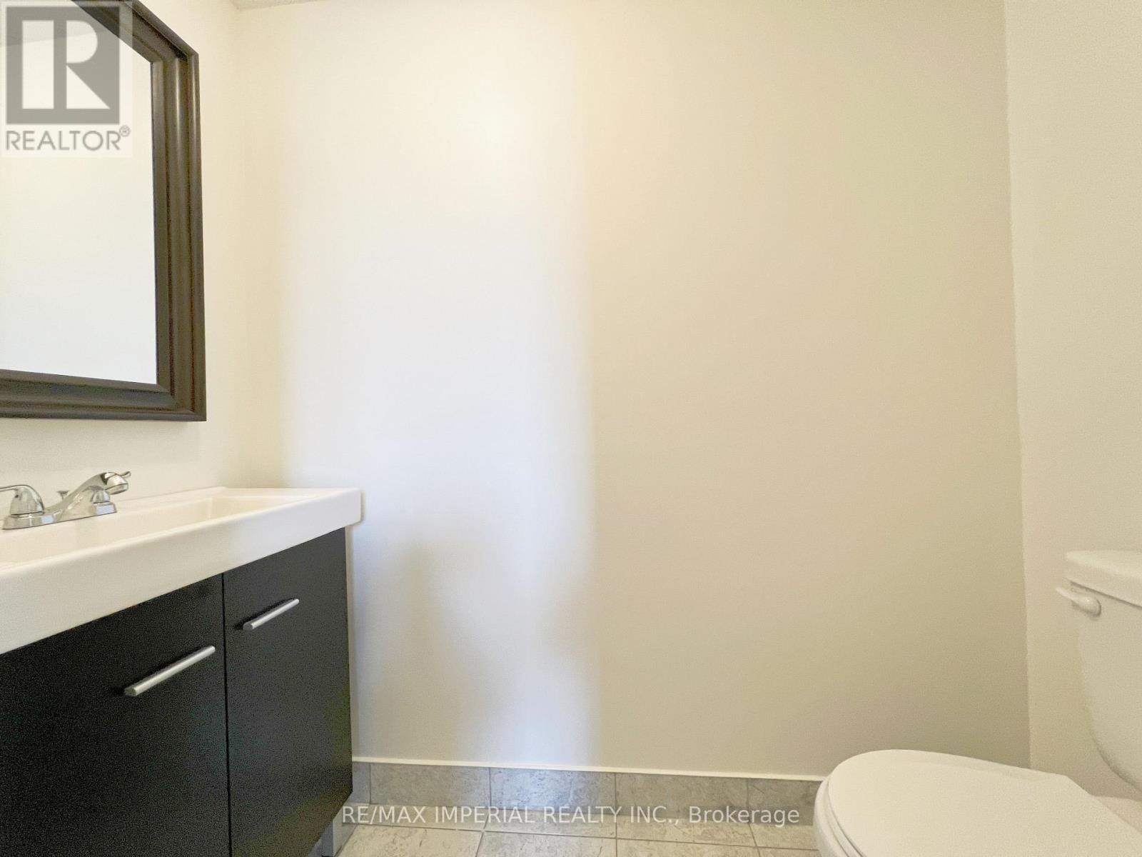 621a The Queensway, Toronto, Ontario  M8Y 1K4 - Photo 13 - W13051532