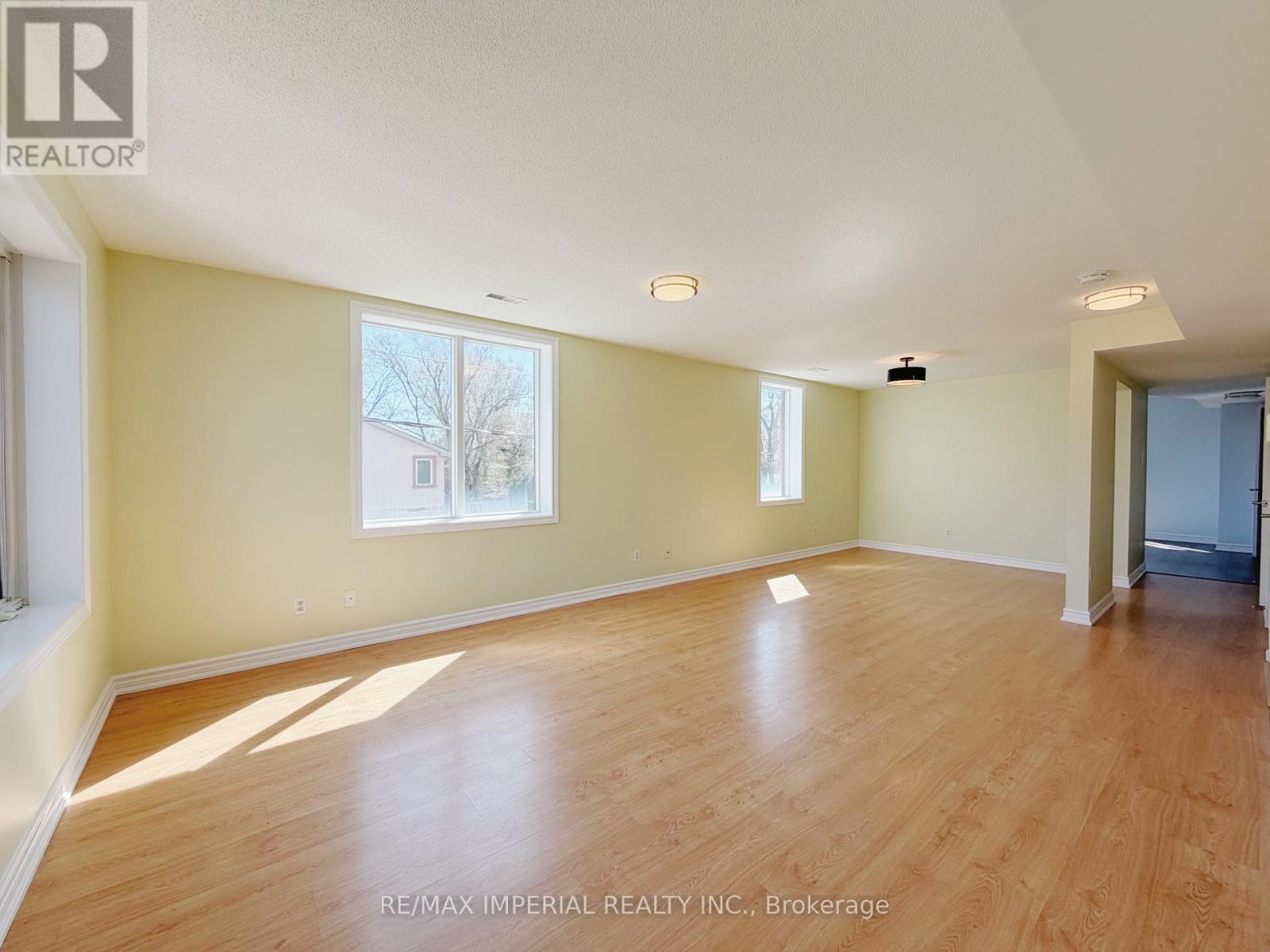 621a The Queensway, Toronto, Ontario  M8Y 1K4 - Photo 3 - W13051532