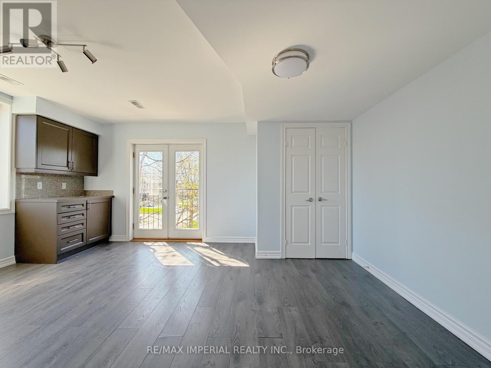 621a The Queensway, Toronto, Ontario  M8Y 1K4 - Photo 6 - W13051532