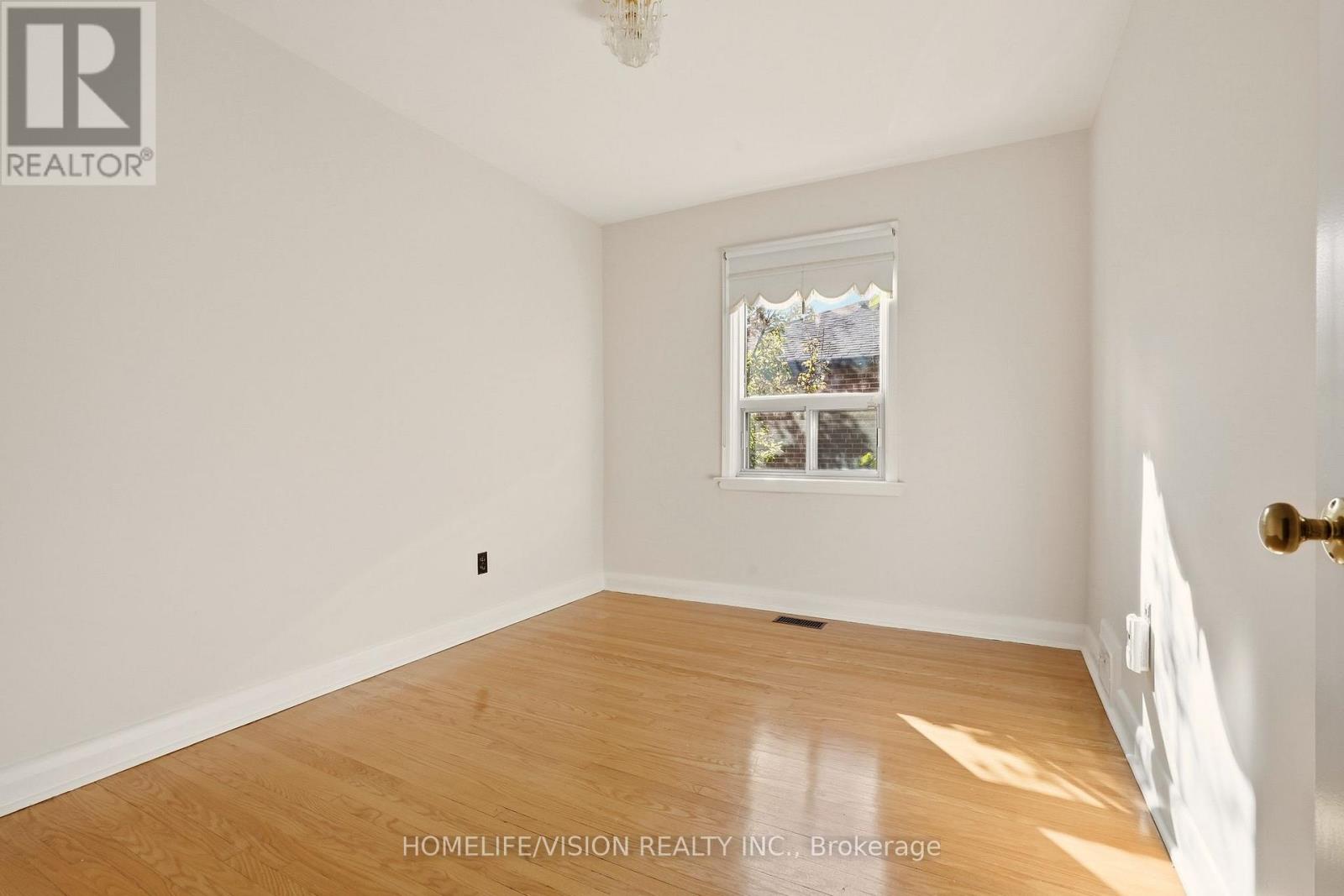 239 Epsom Downs Drive, Toronto, Ontario  M3M 1T3 - Photo 22 - W13051584
