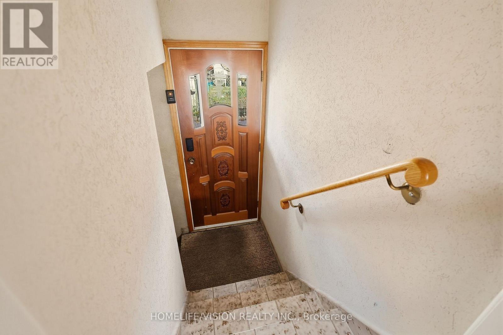 239 Epsom Downs Drive, Toronto, Ontario  M3M 1T3 - Photo 33 - W13051584