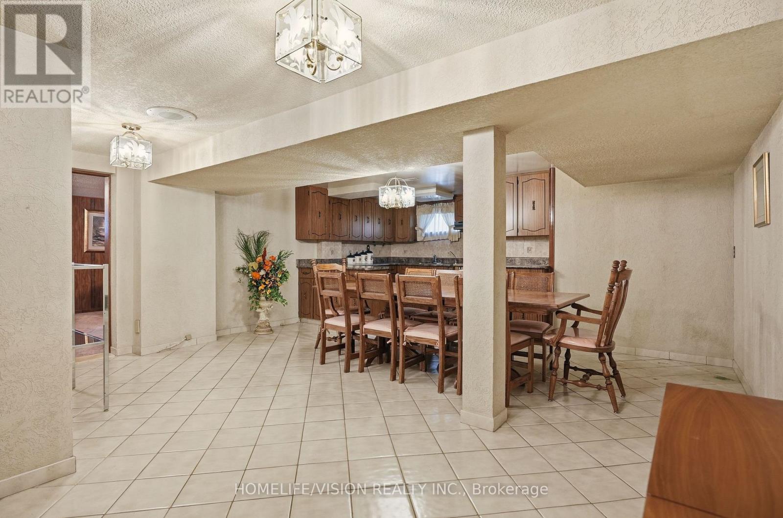 239 Epsom Downs Drive, Toronto, Ontario  M3M 1T3 - Photo 35 - W13051584