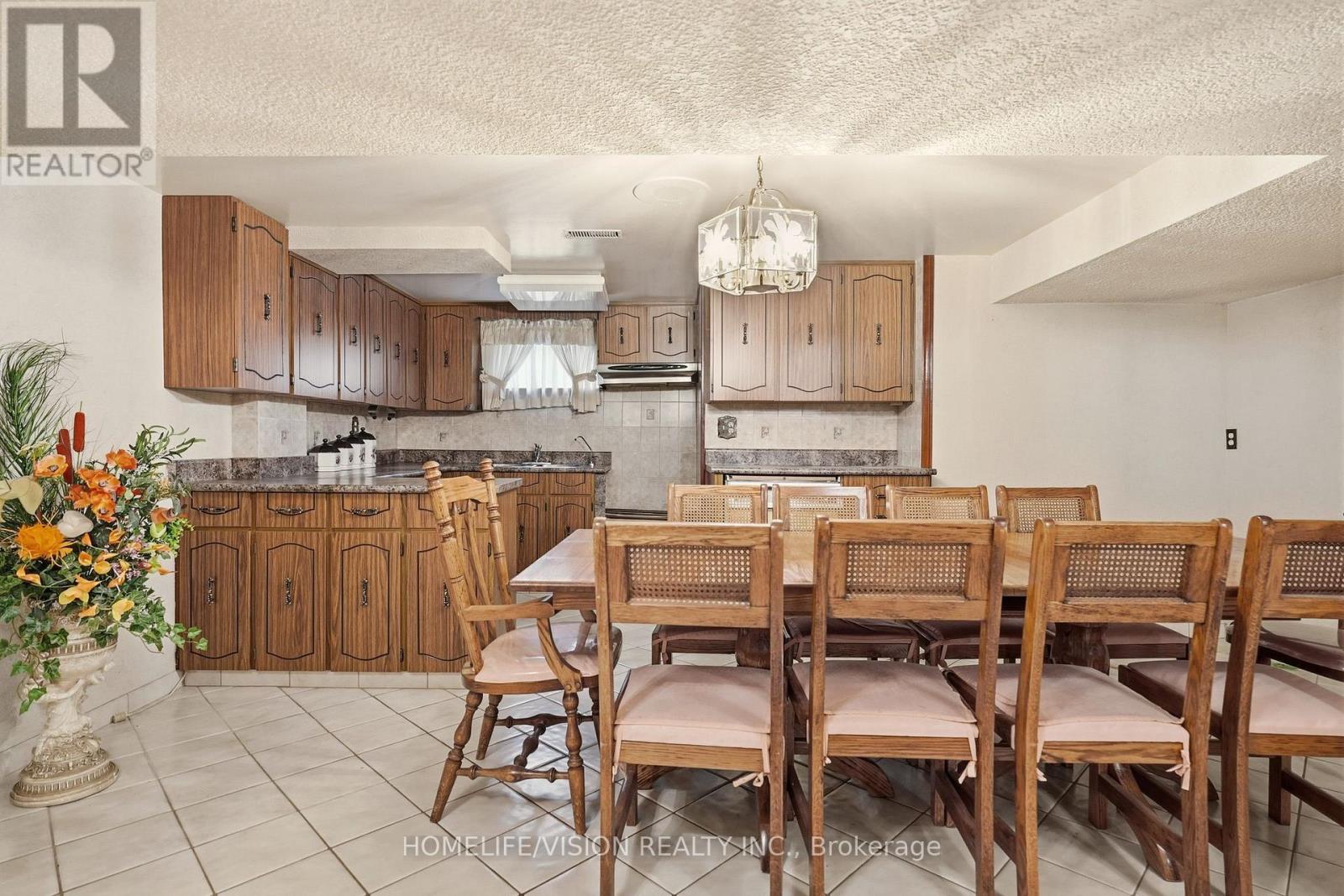 239 Epsom Downs Drive, Toronto, Ontario  M3M 1T3 - Photo 36 - W13051584