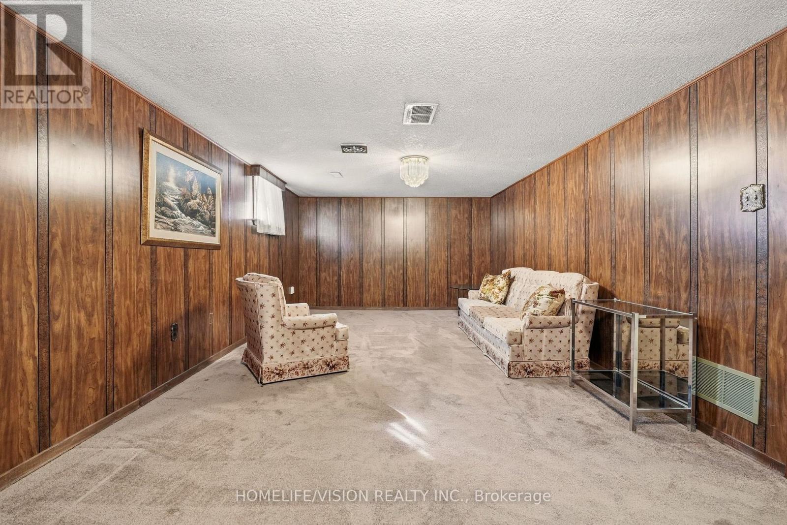 239 Epsom Downs Drive, Toronto, Ontario  M3M 1T3 - Photo 40 - W13051584