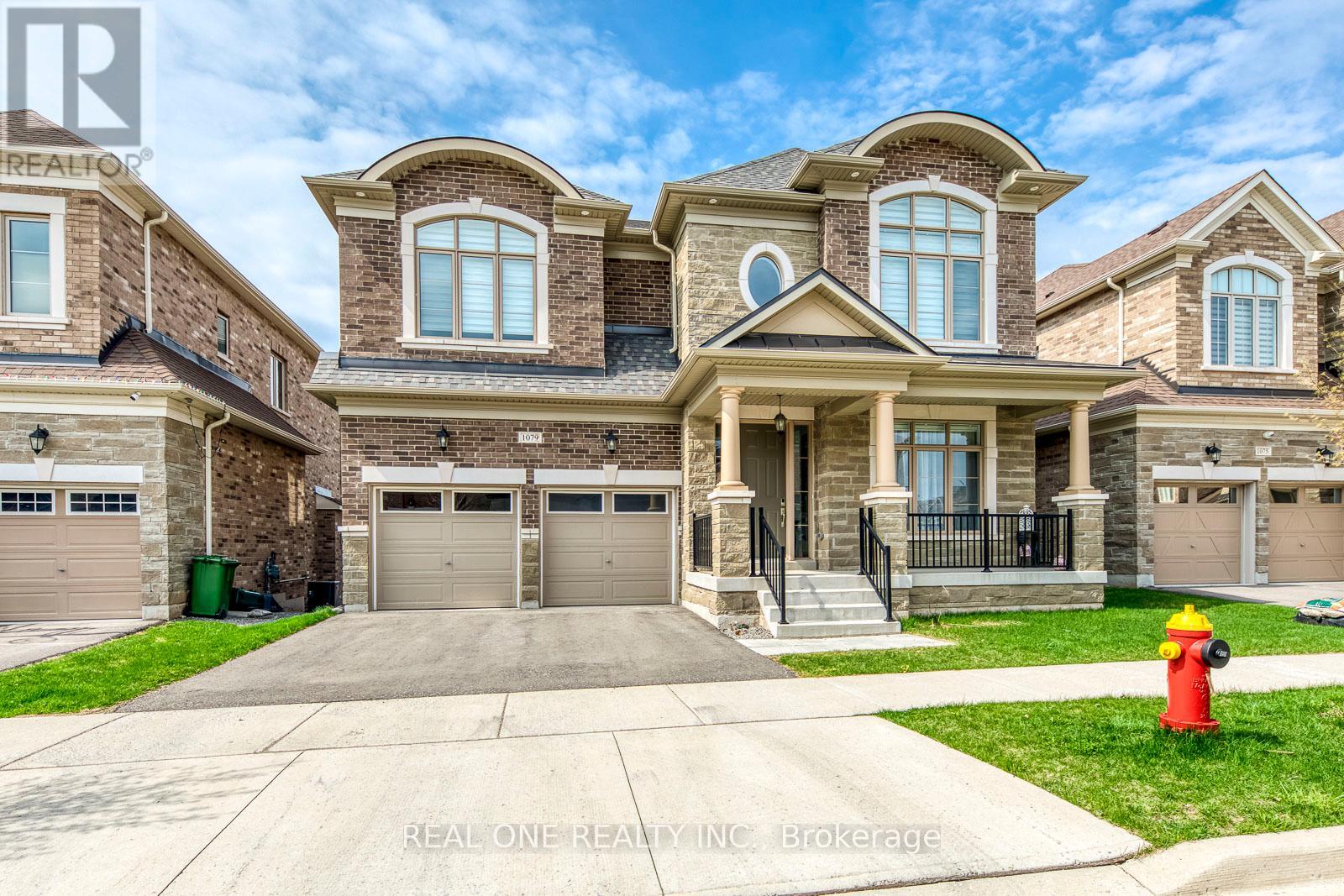 1079 JOHN LAIRD CIRCLE, Oakville, Ontario