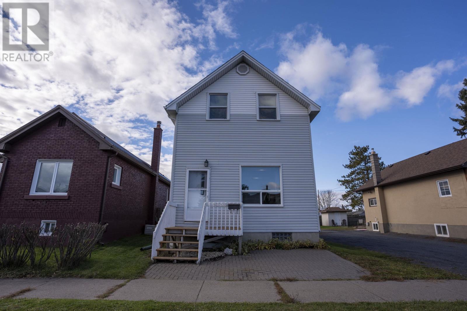 1317 Home Ave, Thunder Bay, Ontario  P7E 3B8 - Photo 2 - TB2600753