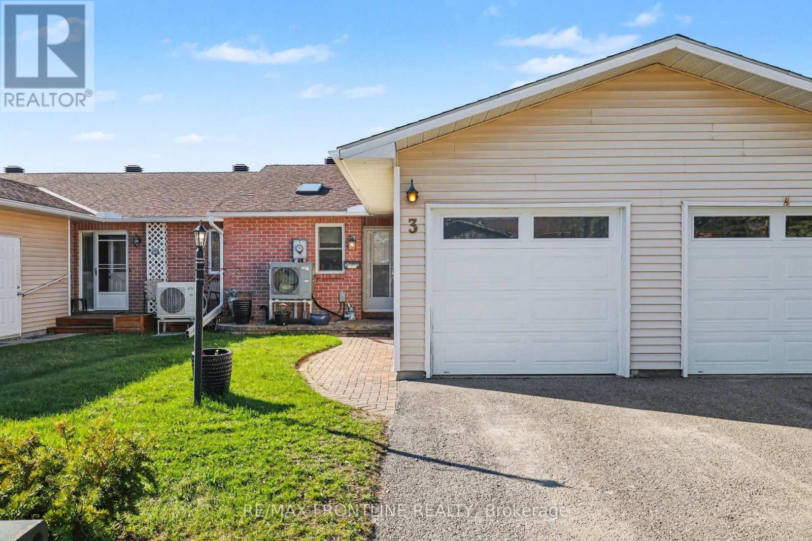 3 Lally Lane, Perth, Ontario  K7H 0B2 - Photo 2 - X13049148