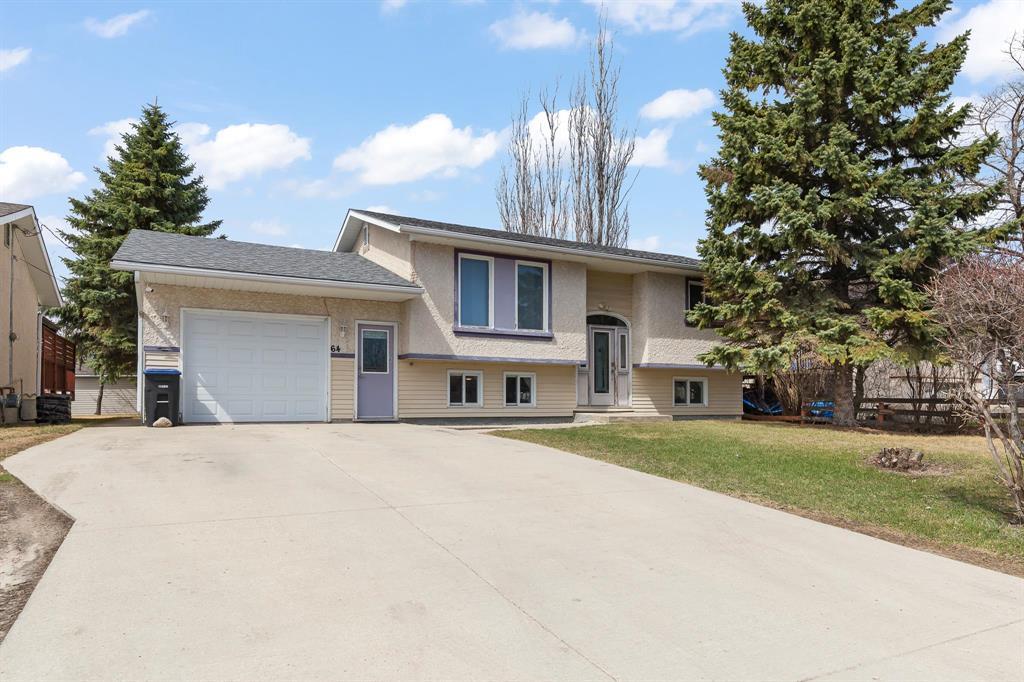 64 Giesbrecht Street, Steinbach, Manitoba  R5G 2B7 - Photo 0 - 202608517