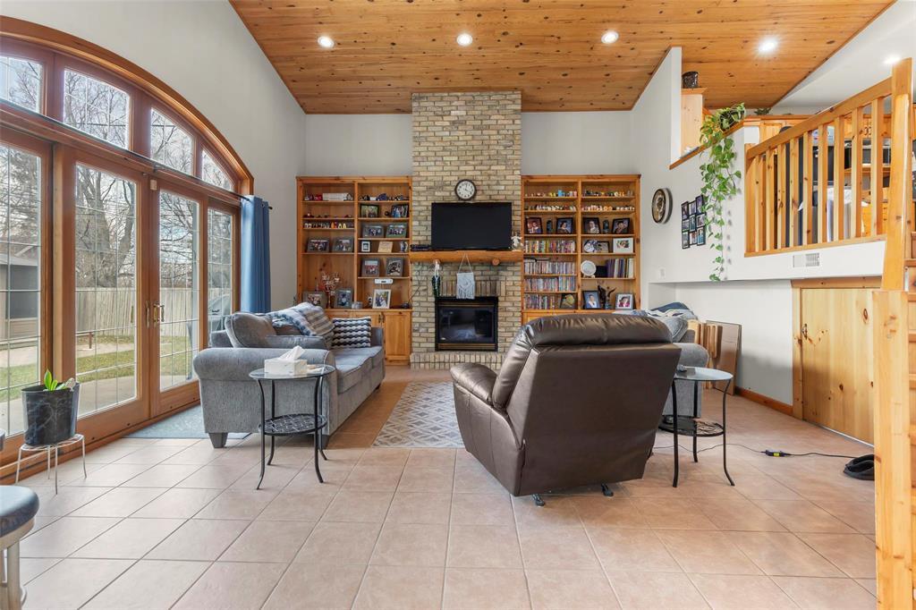 64 Giesbrecht Street, Steinbach, Manitoba  R5G 2B7 - Photo 10 - 202608517