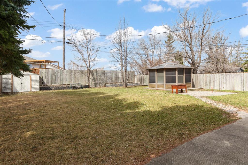 64 Giesbrecht Street, Steinbach, Manitoba  R5G 2B7 - Photo 2 - 202608517