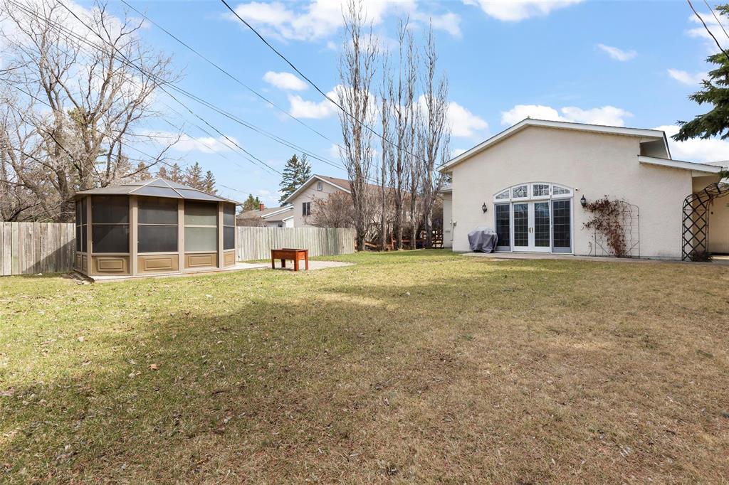 64 Giesbrecht Street, Steinbach, Manitoba  R5G 2B7 - Photo 3 - 202608517