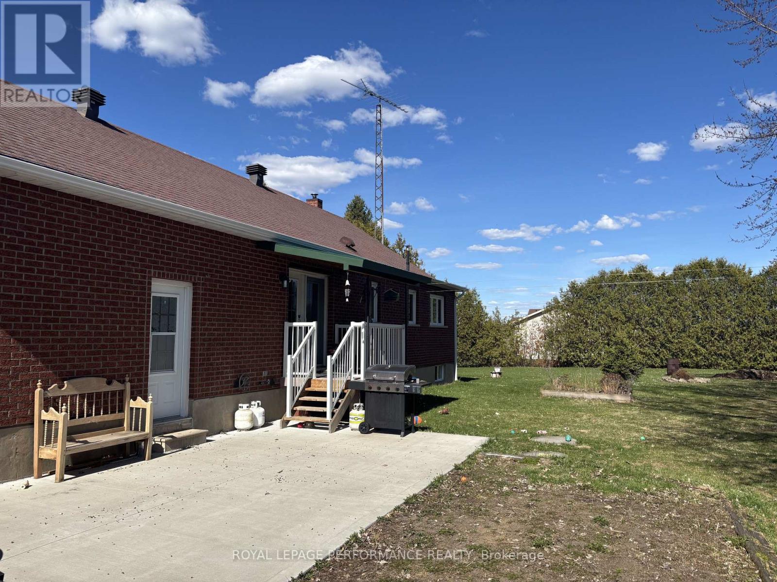 1270 Concession Rd 1 Road S, Alfred And Plantagenet, Ontario  K0B 1L0 - Photo 8 - X13036160