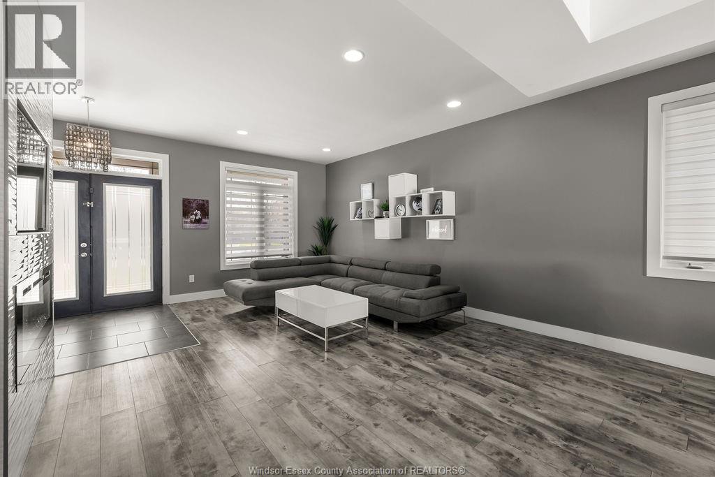 575 International, Lasalle, Ontario  N9J 0A3 - Photo 4 - 26009370