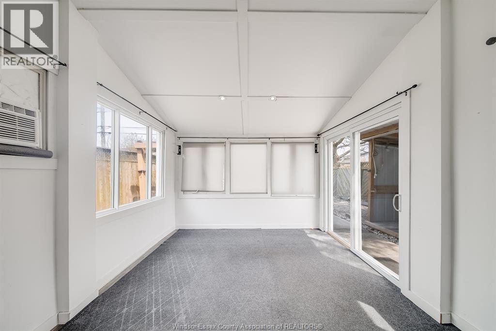 1054 Oak Street, Windsor, Ontario  N9A 5G4 - Photo 18 - 26008784