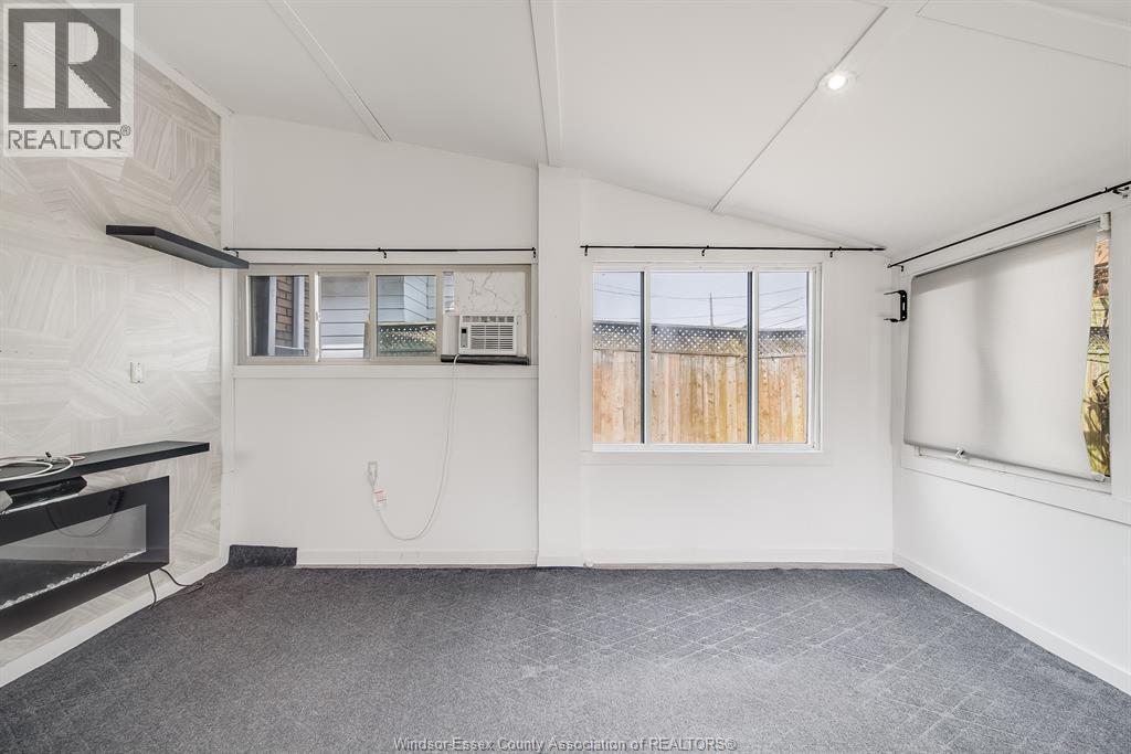 1054 Oak Street, Windsor, Ontario  N9A 5G4 - Photo 19 - 26008784