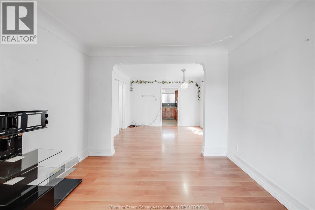1054 Oak Street, Windsor, Ontario  N9A 5G4 - Photo 4 - 26008784