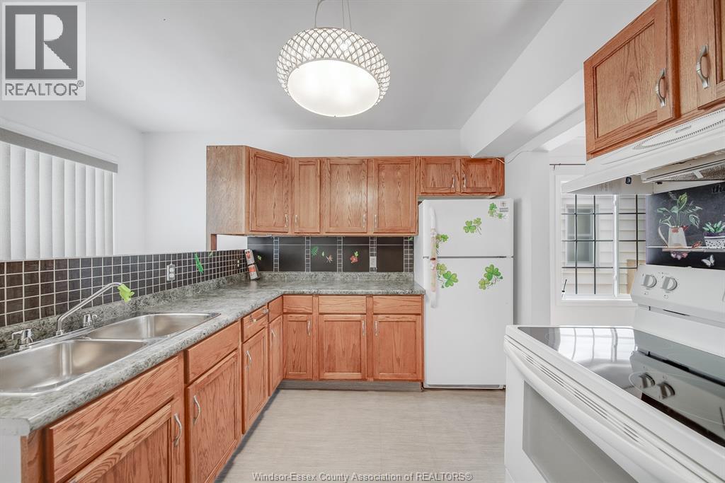 1054 Oak Street, Windsor, Ontario  N9A 5G4 - Photo 9 - 26008784