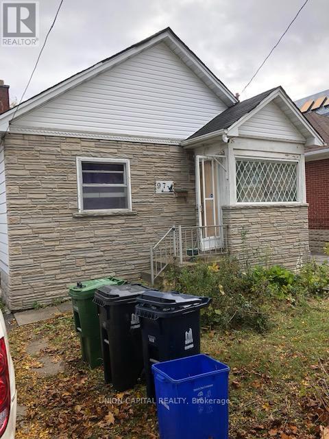 97 BYNG AVENUE, Toronto, Ontario