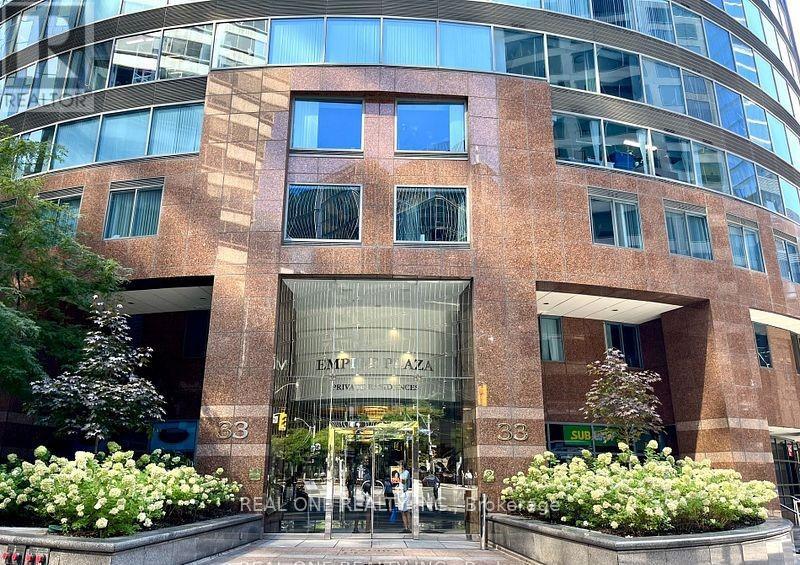 1604 - 33 UNIVERSITY AVENUE, Toronto, Ontario