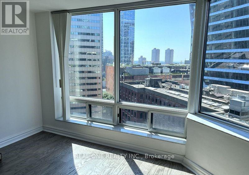 1604 - 33 University Avenue, Toronto, Ontario  M5J 2S7 - Photo 10 - C13051688