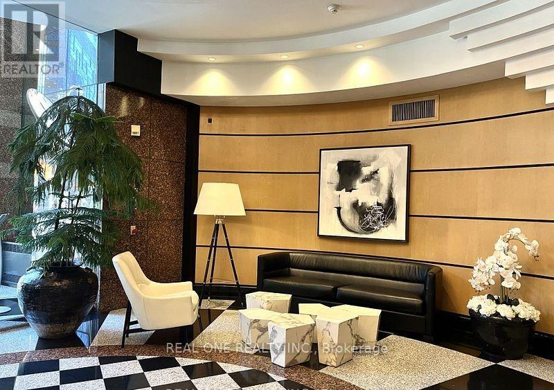 1604 - 33 University Avenue, Toronto, Ontario  M5J 2S7 - Photo 2 - C13051688