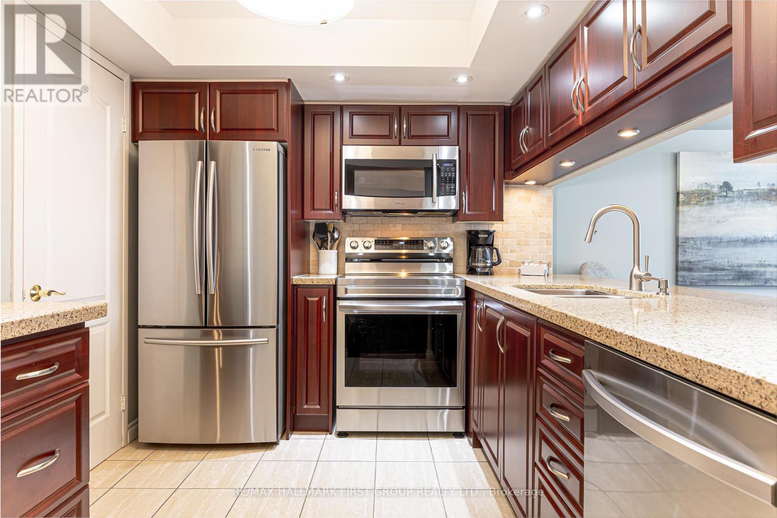 110 - 25 Cumberland Lane, Ajax, Ontario  L1S 7K1 - Photo 8 - E13051654