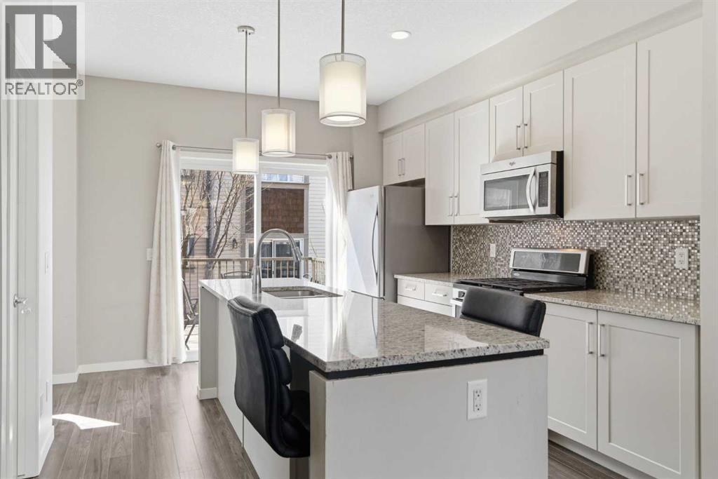 150 Copperpond Villas Se, Calgary, Alberta  T2Z 5B8 - Photo 4 - A2304949