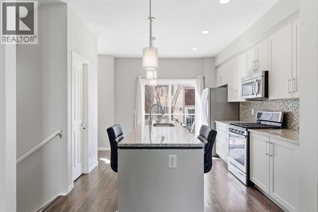 150 Copperpond Villas Se, Calgary, Alberta  T2Z 5B8 - Photo 5 - A2304949