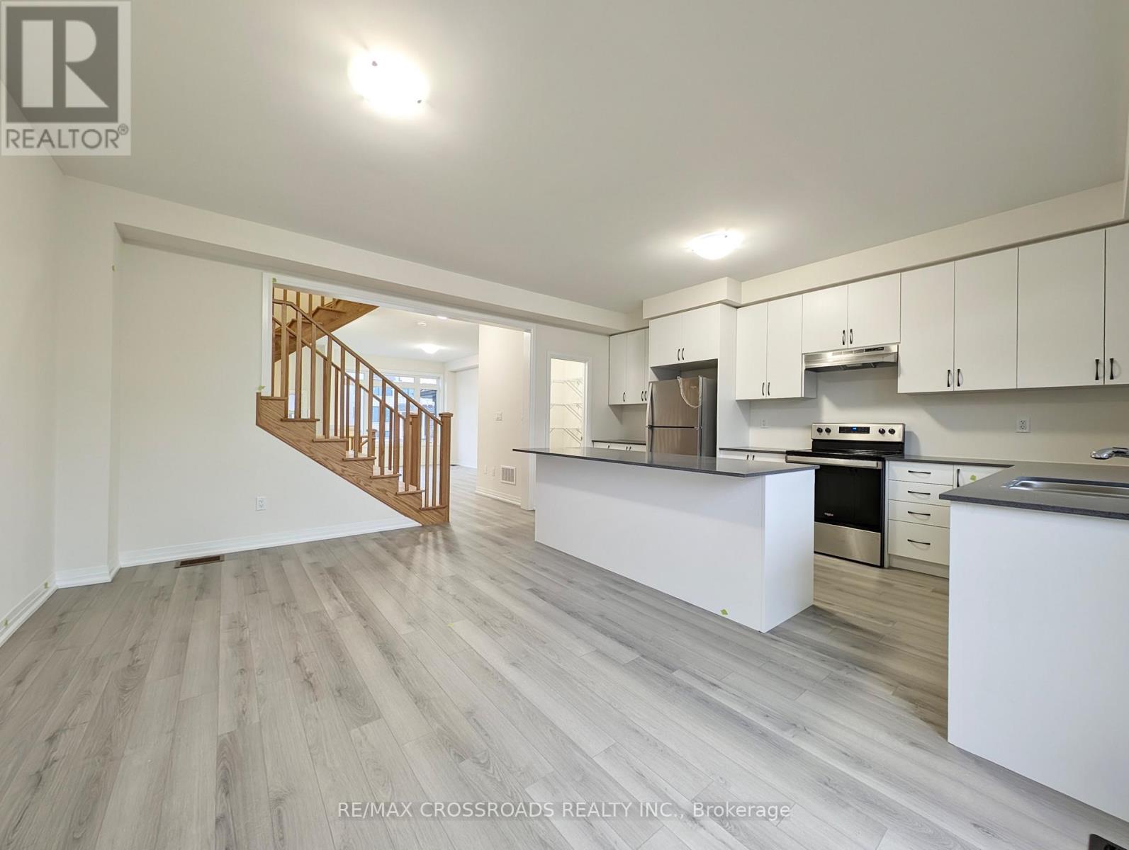 2731 Peter Matthews Drive, Pickering, Ontario  L1X 0M2 - Photo 11 - E13051612