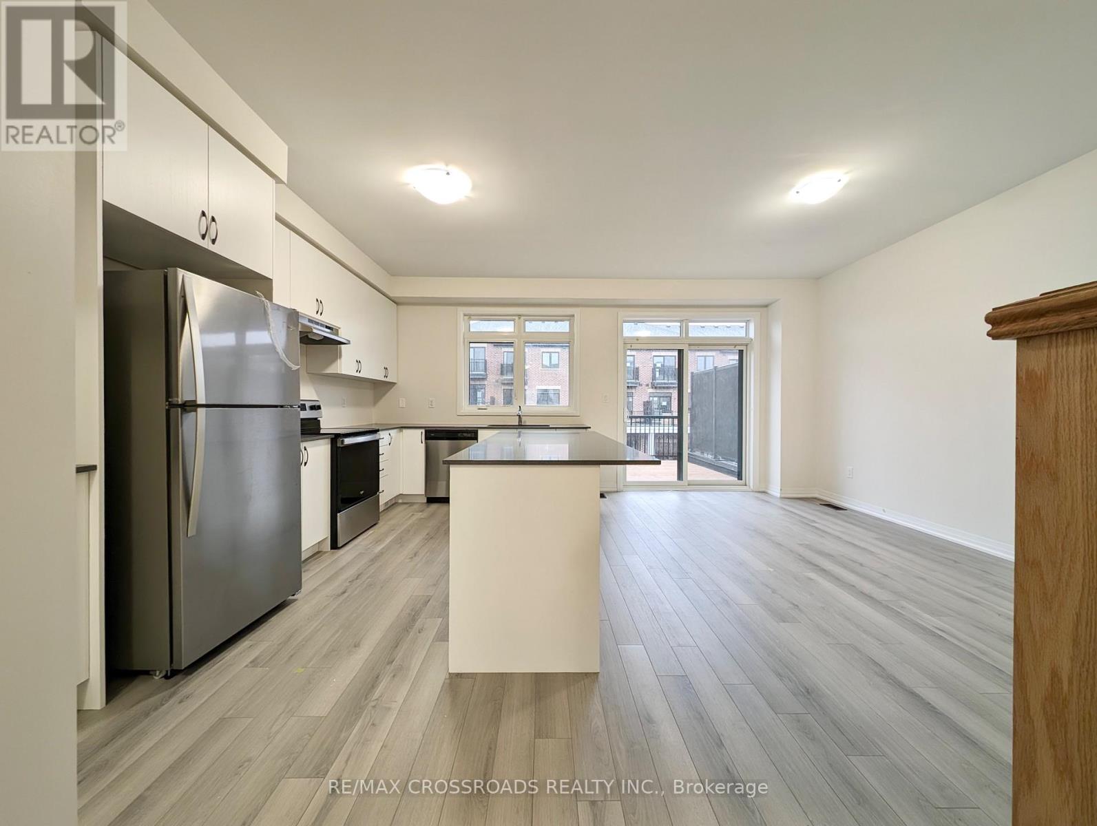 2731 Peter Matthews Drive, Pickering, Ontario  L1X 0M2 - Photo 8 - E13051612