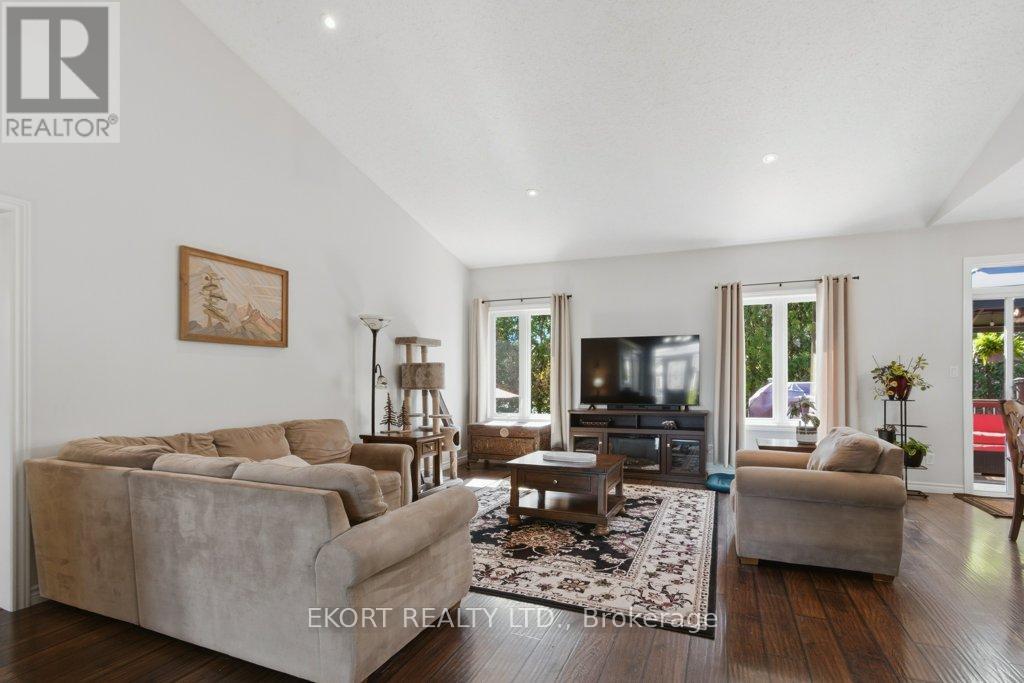 12 Hunter Place, Belleville, Ontario  K8P 0A2 - Photo 5 - X13051634