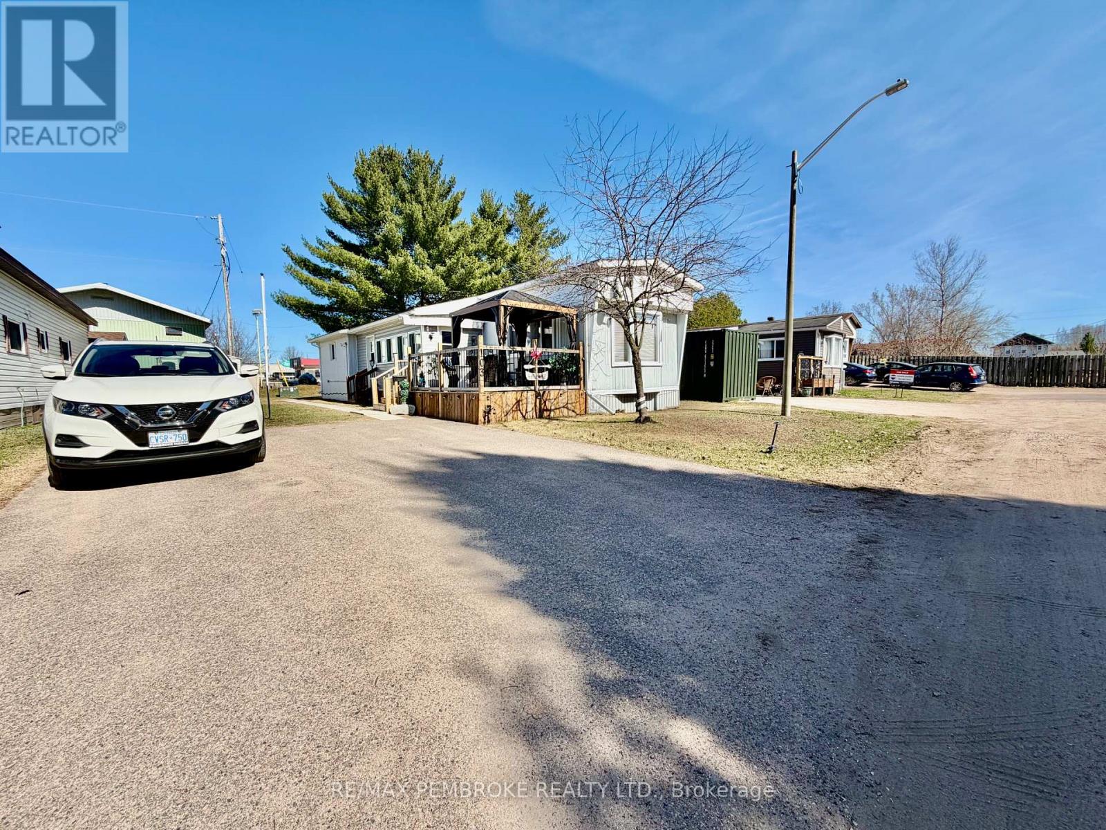 103 Pinehurst Estates, Petawawa, Ontario  K8H 2H2 - Photo 21 - X12905276