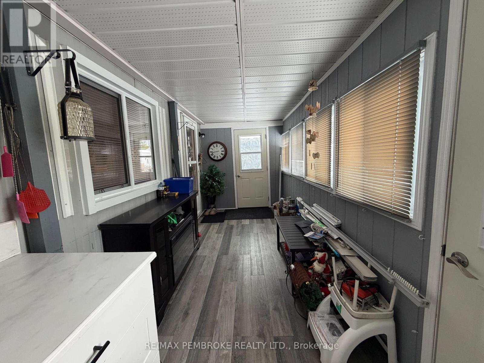 103 Pinehurst Estates, Petawawa, Ontario  K8H 2H2 - Photo 25 - X12905276