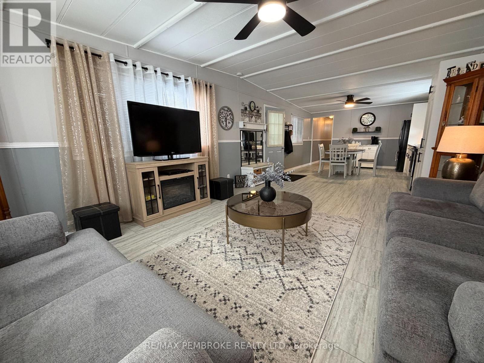 103 Pinehurst Estates, Petawawa, Ontario  K8H 2H2 - Photo 8 - X12905276