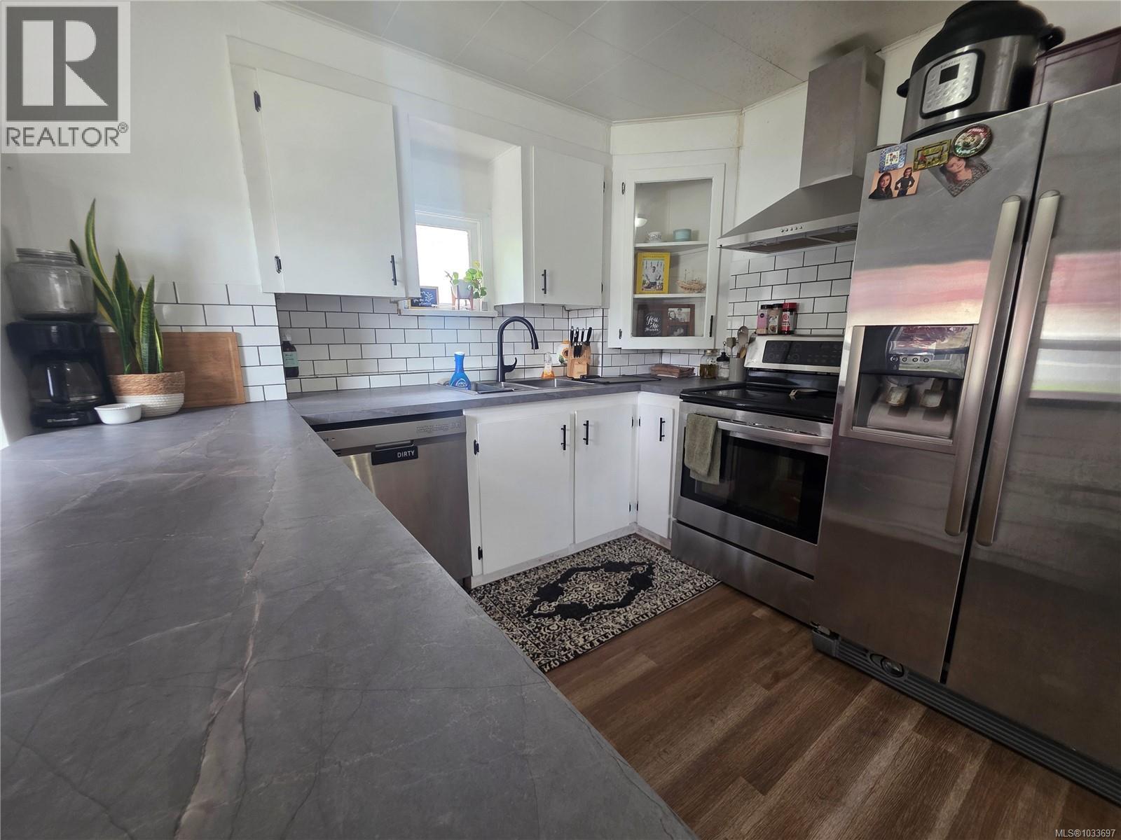 4883 Elizabeth St, Port Alberni, British Columbia  V9Y 6M3 - Photo 4 - 1033697