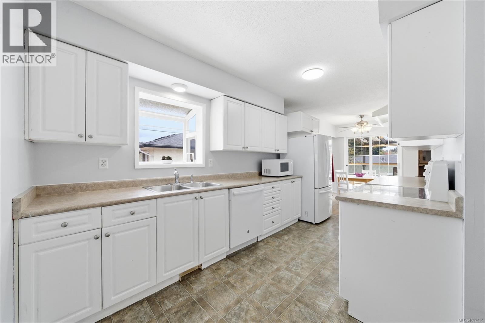 2844 Rita Rd, Langford, British Columbia  V9B 4A1 - Photo 8 - 1032686