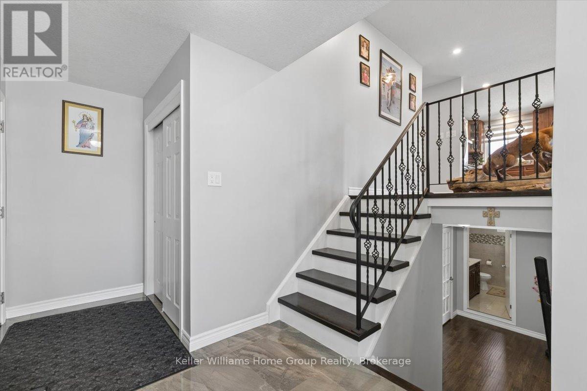 1211 Old 8 Highway, Hamilton, Ontario  L9H 5E1 - Photo 5 - X13051502