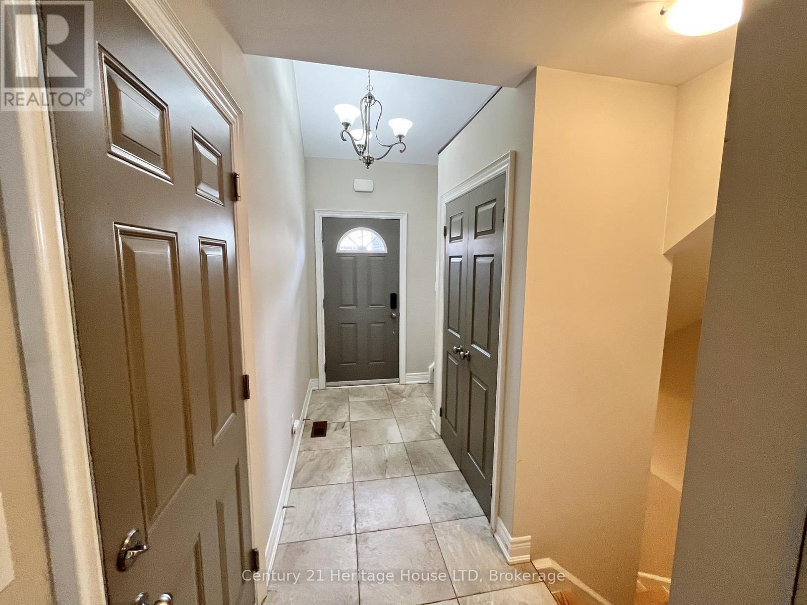 3 - 63 Pine Street N, Thorold, Ontario  L2V 2P2 - Photo 4 - X13051790