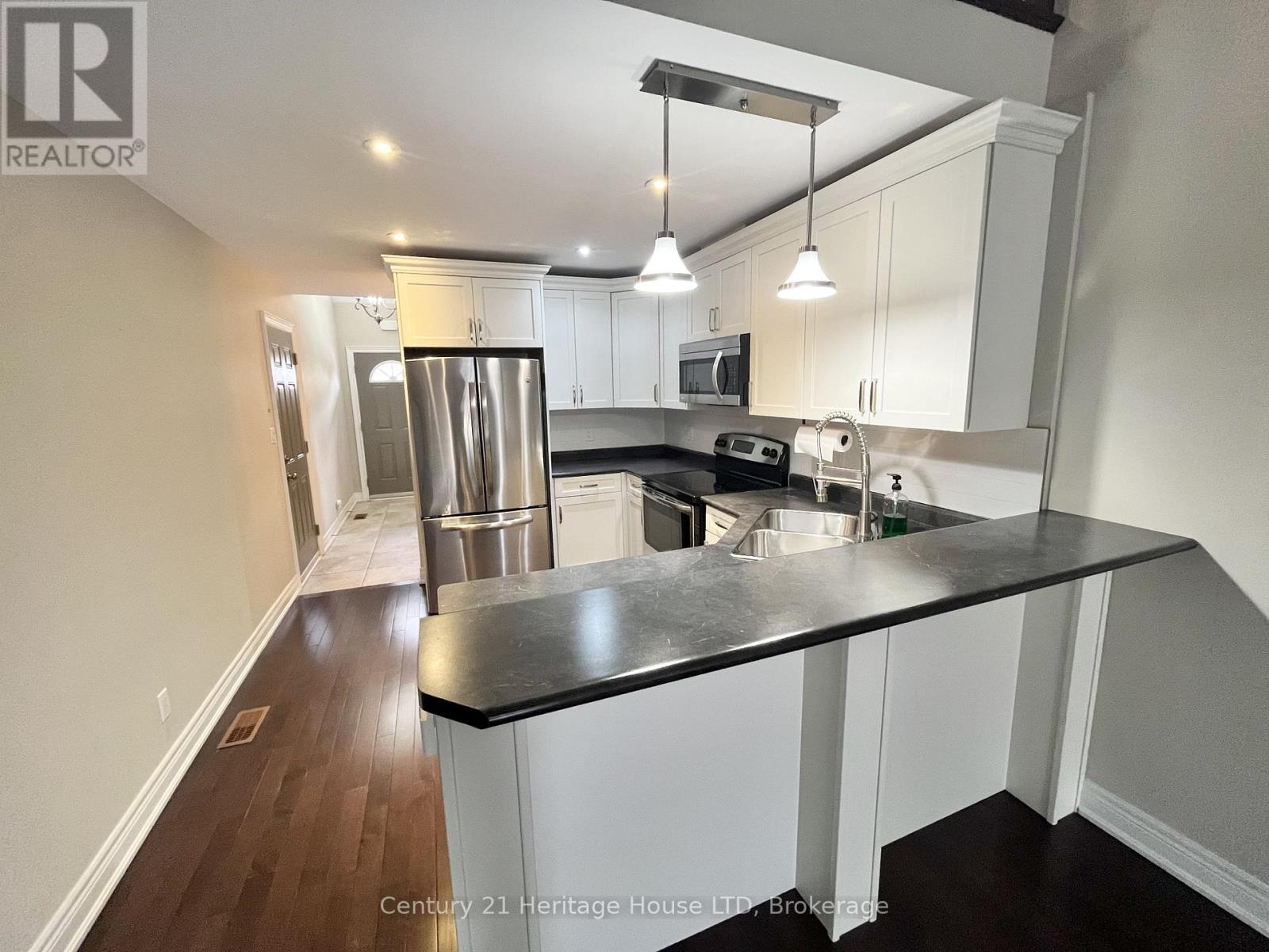 3 - 63 Pine Street N, Thorold, Ontario  L2V 2P2 - Photo 6 - X13051790