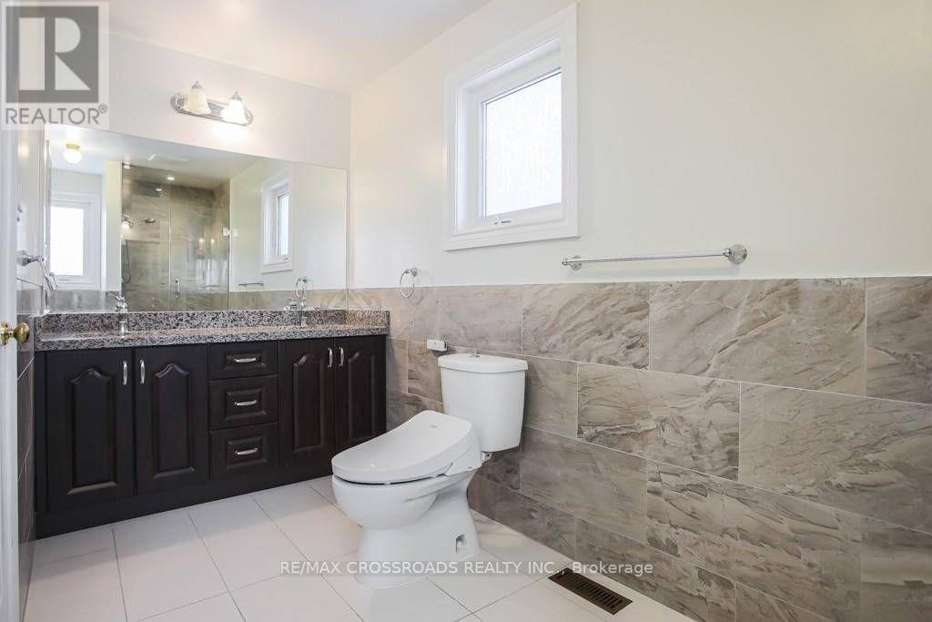 87 Woodriver Street, Richmond Hill, Ontario  L4S 1H6 - Photo 19 - N13051664