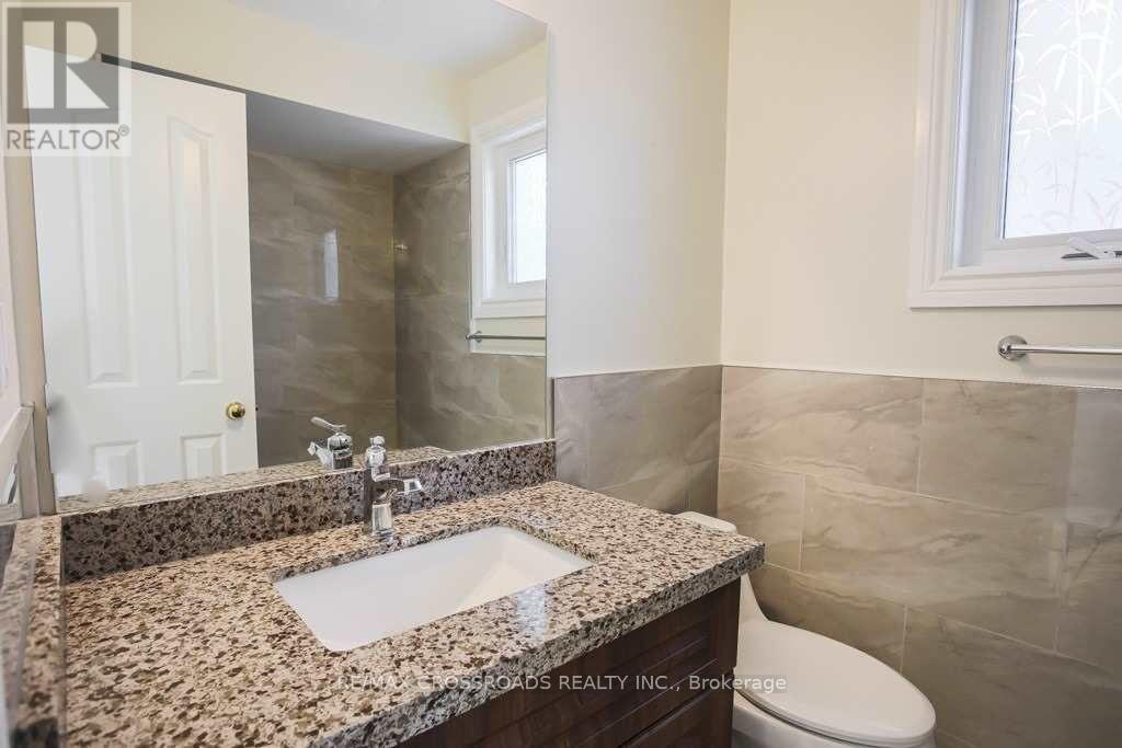 87 Woodriver Street, Richmond Hill, Ontario  L4S 1H6 - Photo 20 - N13051664