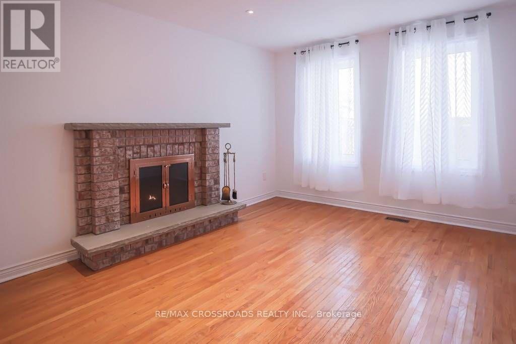 87 Woodriver Street, Richmond Hill, Ontario  L4S 1H6 - Photo 8 - N13051664