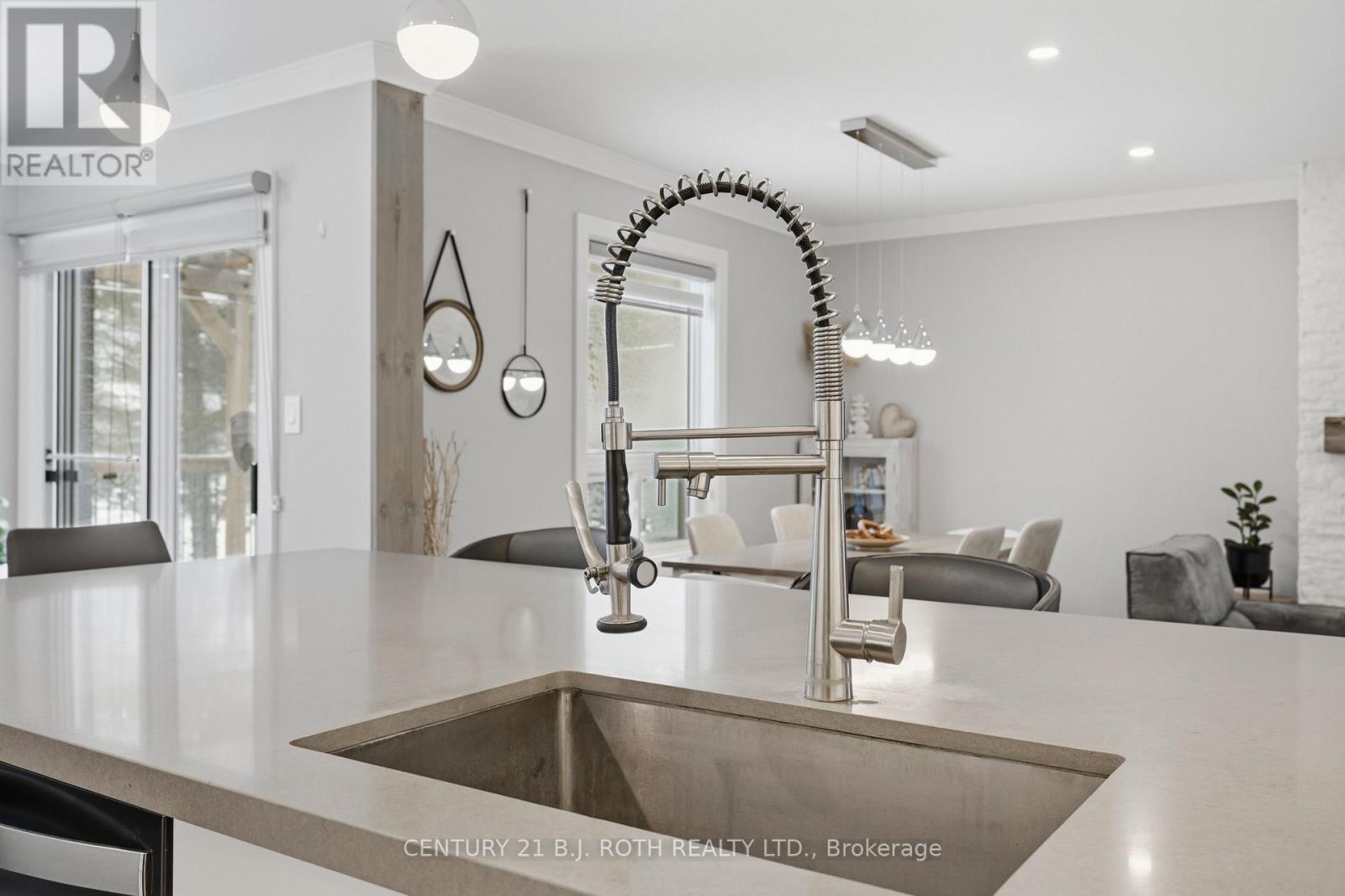 64 Royal Beech Drive, Wasaga Beach, Ontario  L9Z 1H3 - Photo 15 - S13051704