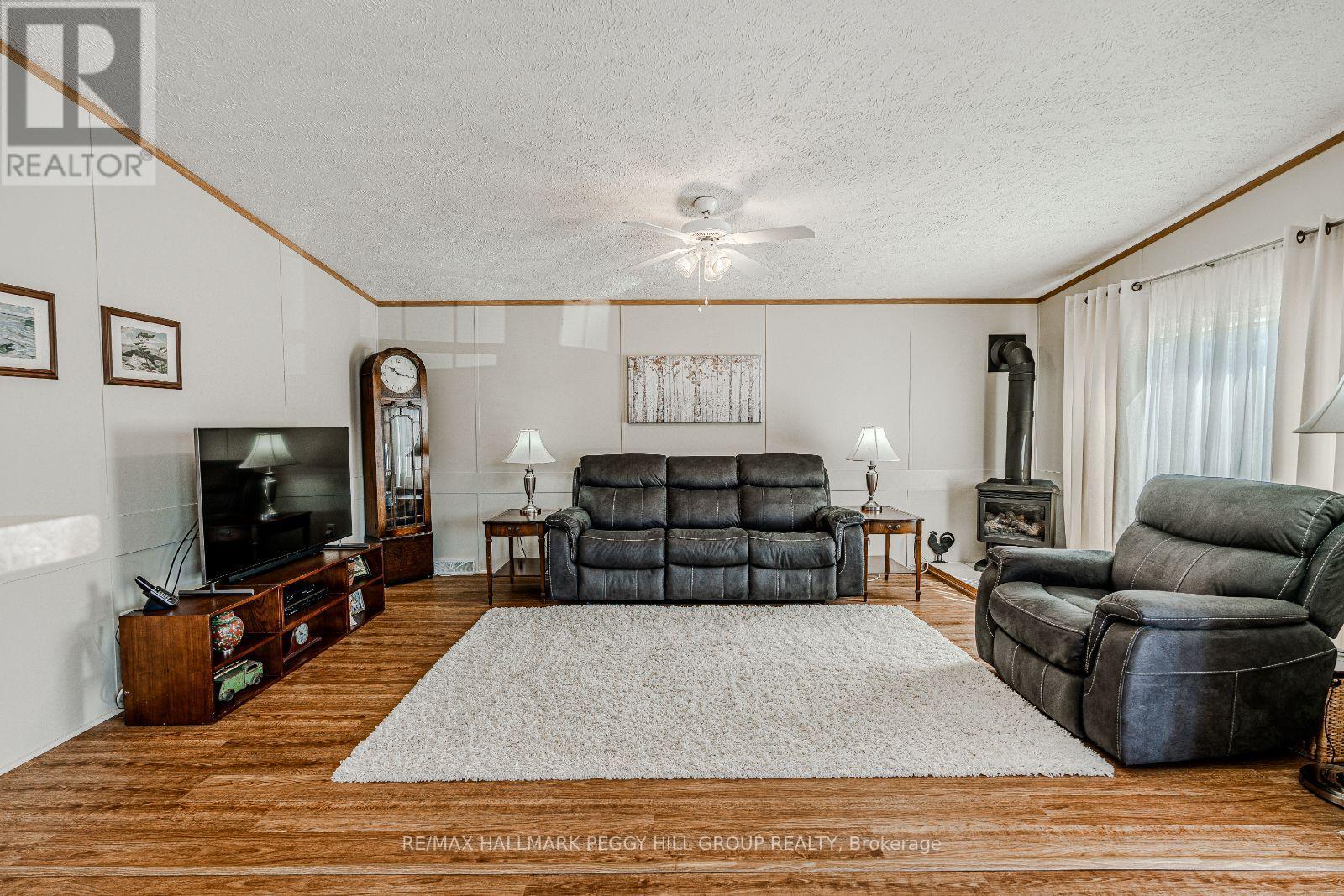 4100 Wesley Street, Severn, Ontario  L3V 0V4 - Photo 2 - S13051750