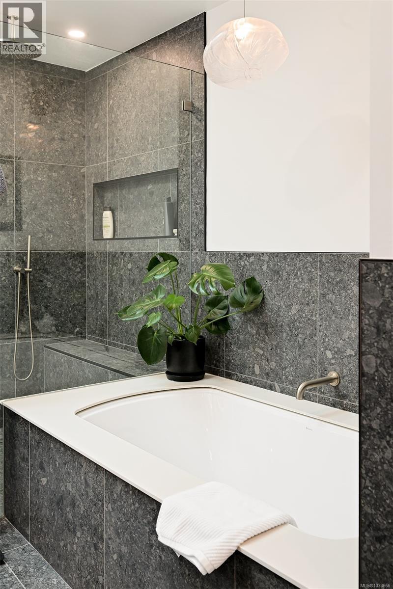 554 Beach Dr, Oak Bay, British Columbia  V8S 2M5 - Photo 38 - 1033666