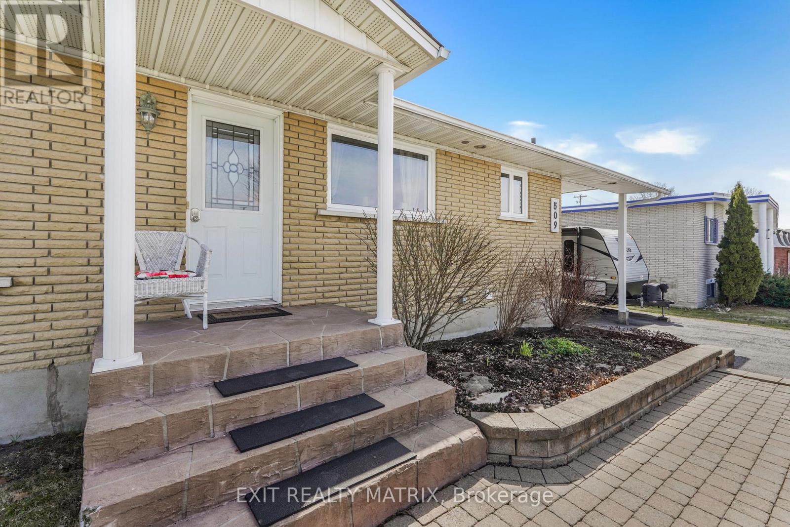 509 Ghislain Street, Hawkesbury, Ontario  K6A 2X7 - Photo 3 - X13051646