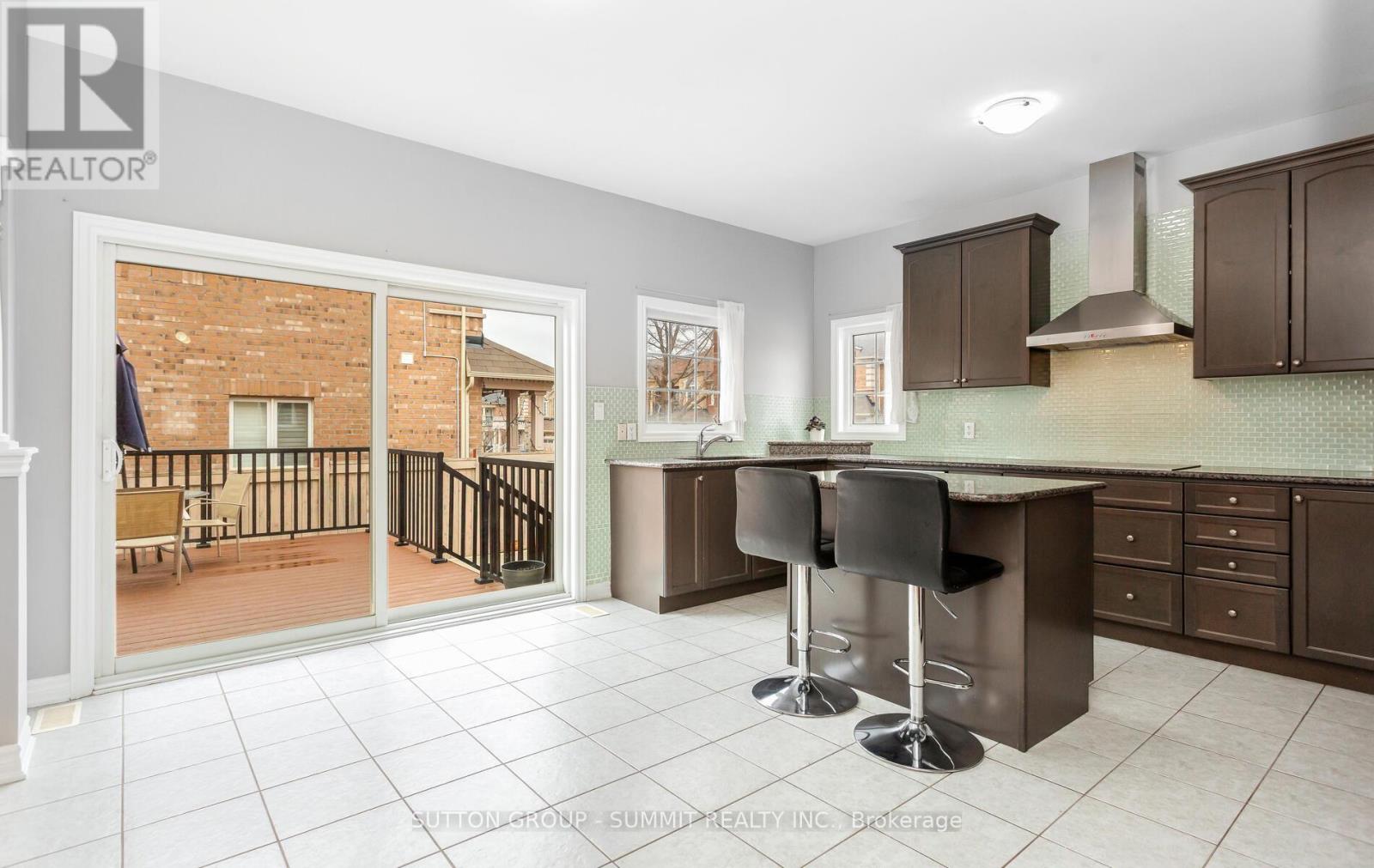 10 Elmcrest Drive, Brampton, Ontario  L6Y 5T7 - Photo 12 - W13051630