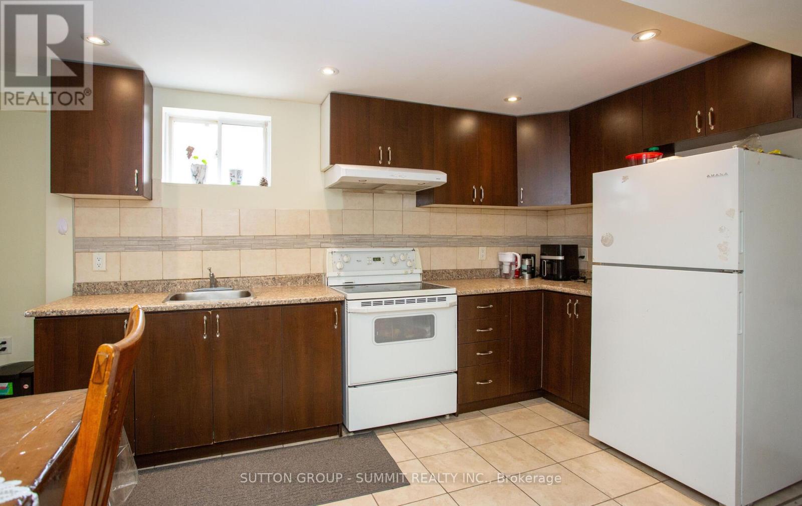 10 Elmcrest Drive, Brampton, Ontario  L6Y 5T7 - Photo 21 - W13051630