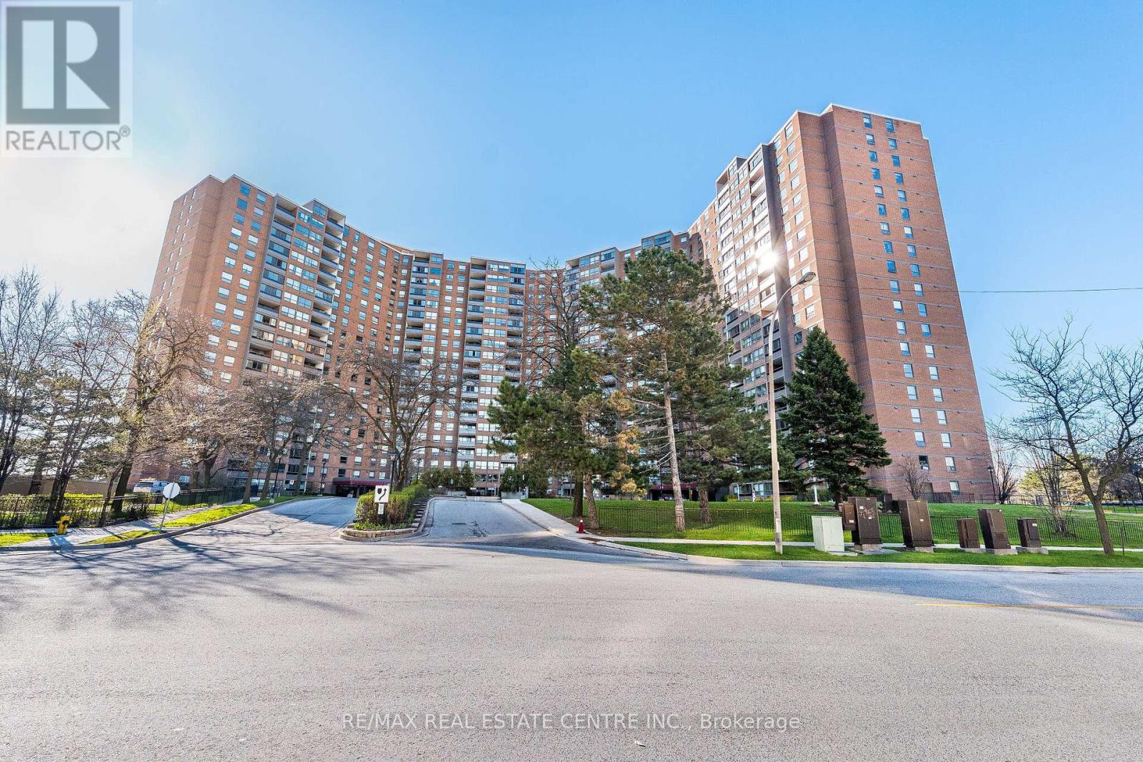 1802 - 627 THE WEST MALL ROAD, Toronto, Ontario